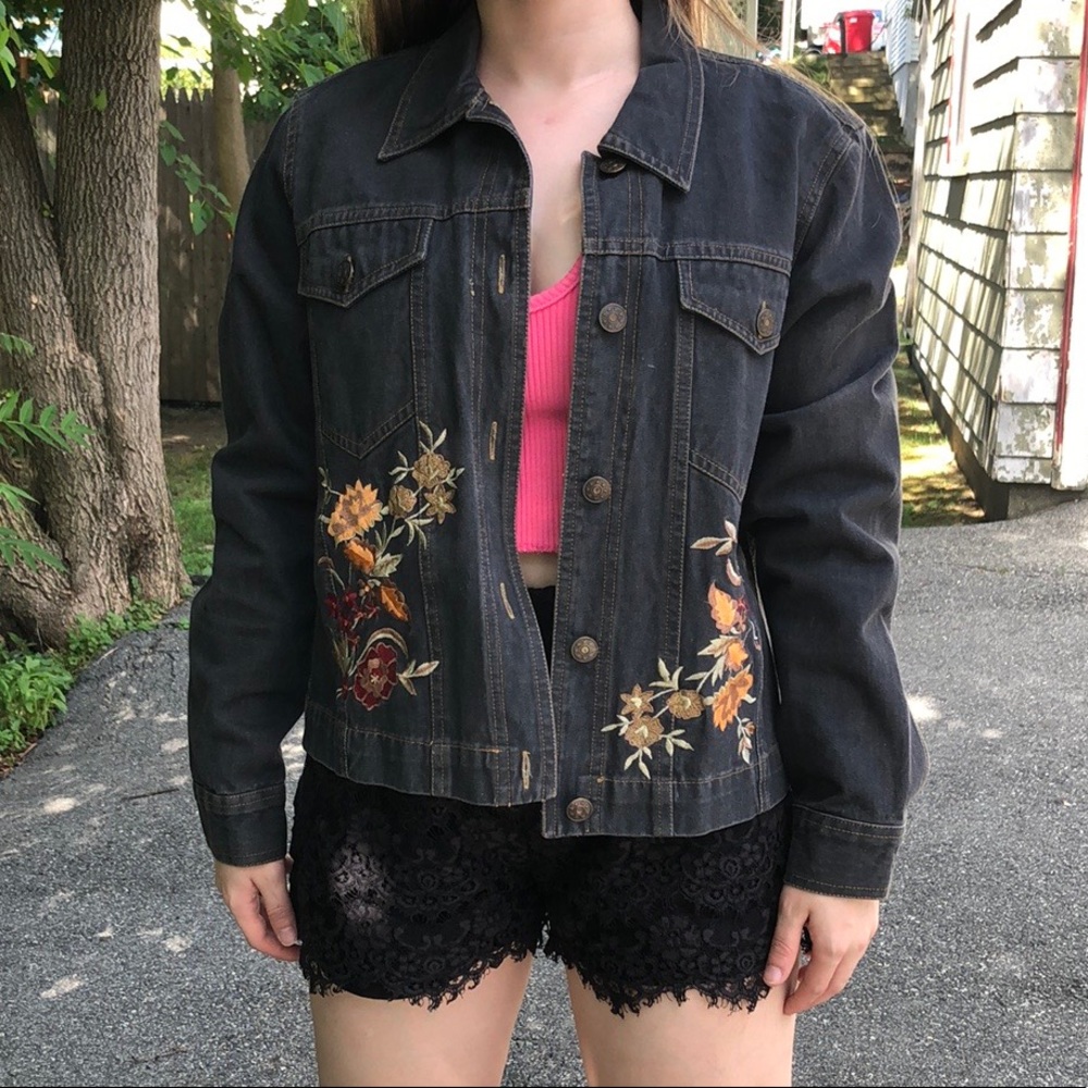 Coldwater Creek embroidered denim jacket -🎊🎈🎉Host Pick🎉🎈🎊